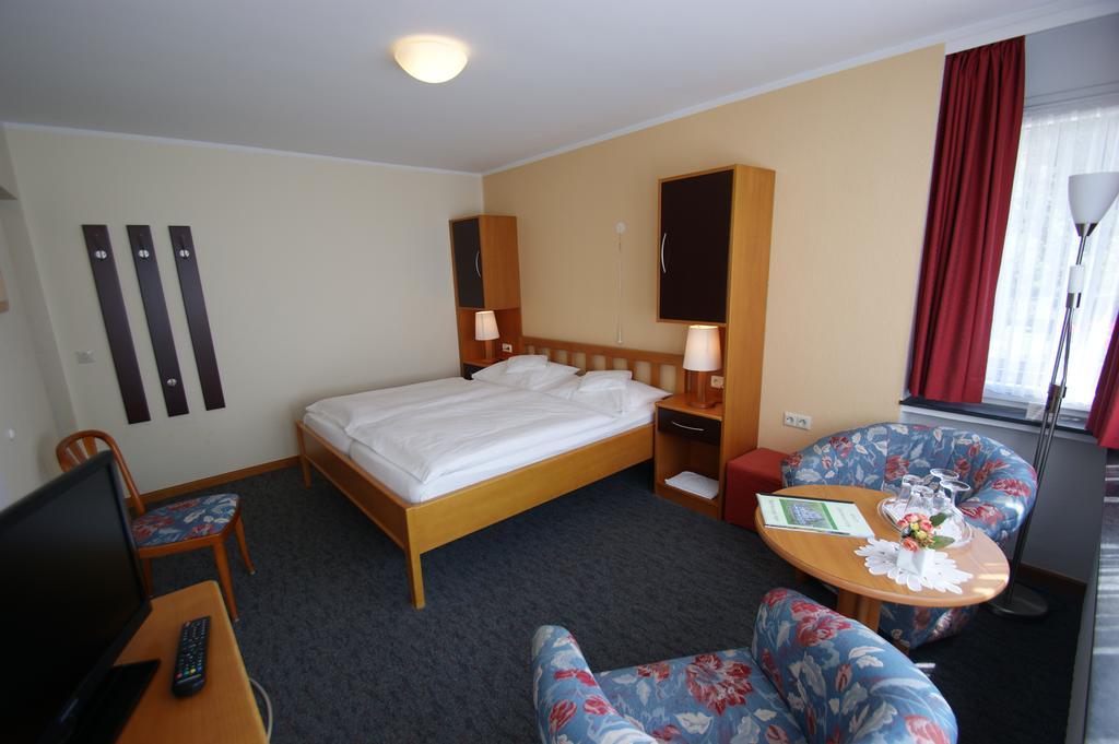 Bertricher Hof Hotel Garni 바트베르트리흐 외부 사진